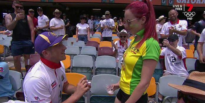 england Fan-Proposes-At-The-Gabba